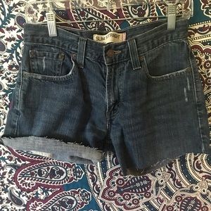Levi’s cut off shorts